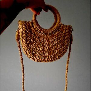 Woven straw purse